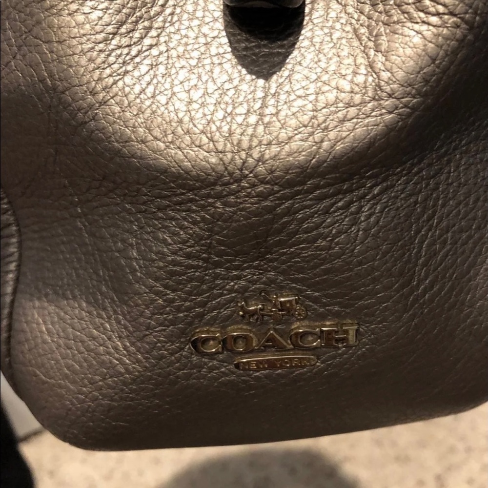 Coach pebble leather purse like new